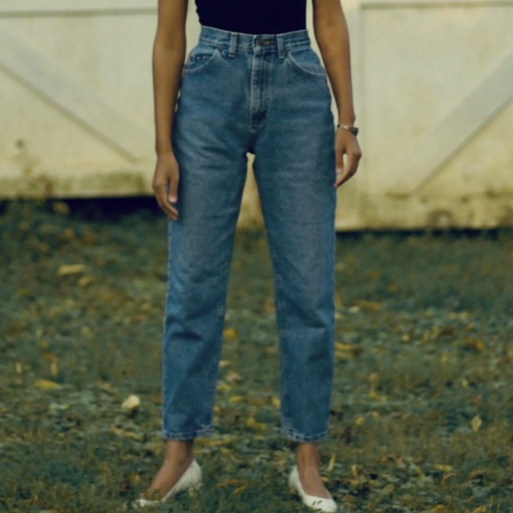 Vintage Levi’s 550 Medium Wash Tapered Leg Jeans - Picture 2 of 16